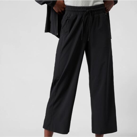 Athleta Avenue Wide Leg Crop Pants Black Stretch Pull-On Flowy Trouser Sz 10 - Picture 1 of 11